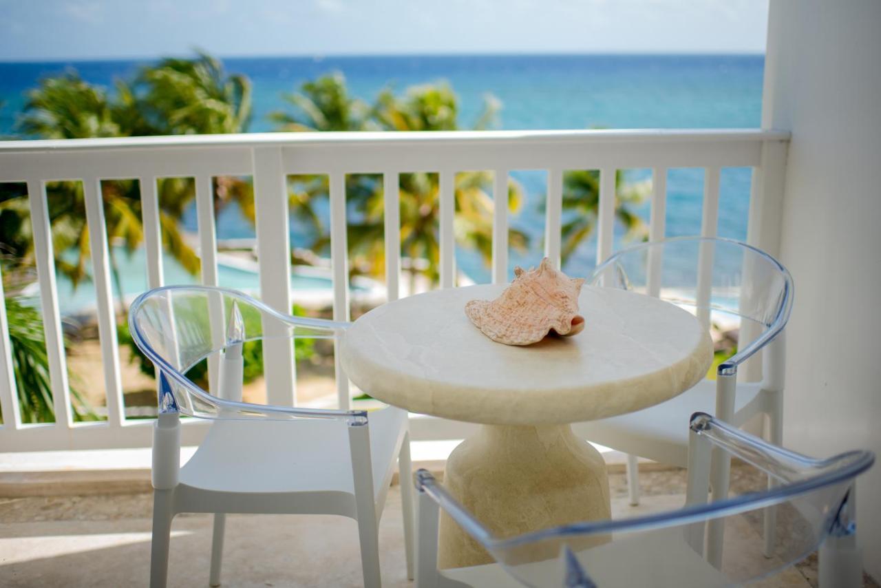 Whispering Seas Oceanfront Suite أوشو ريوس المظهر الخارجي الصورة